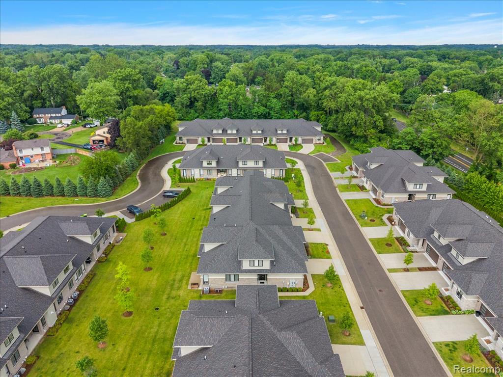 7484 Gramercy Circle, West Bloomfield, MI — Photo 60