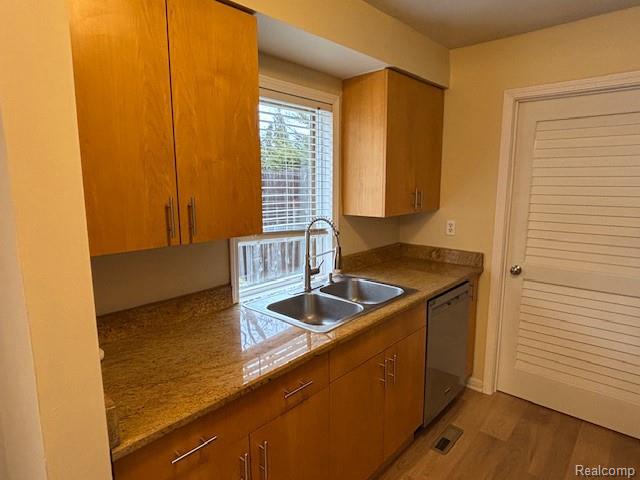 5580 Sunnycrest Drive, West Bloomfield, MI 48323 — Photo 5