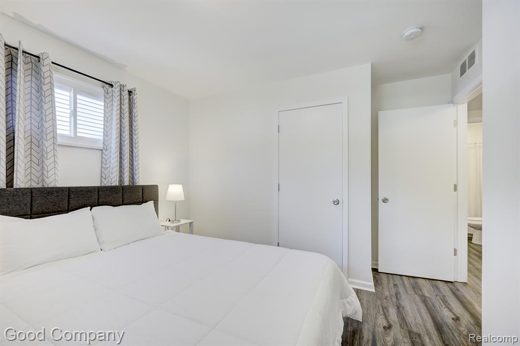 21900 Eastwood Street, Oak Park, MI 48237 — Photo 19