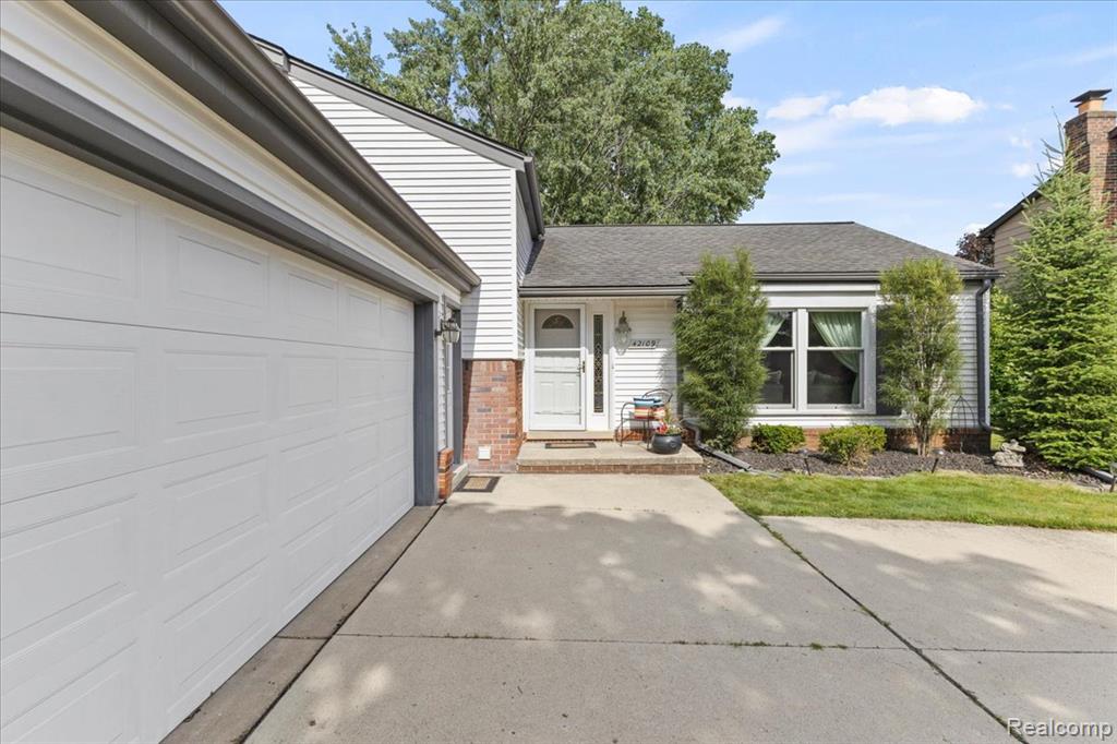 42109 Hartford Drive, Canton, MI 48187 — Photo 5