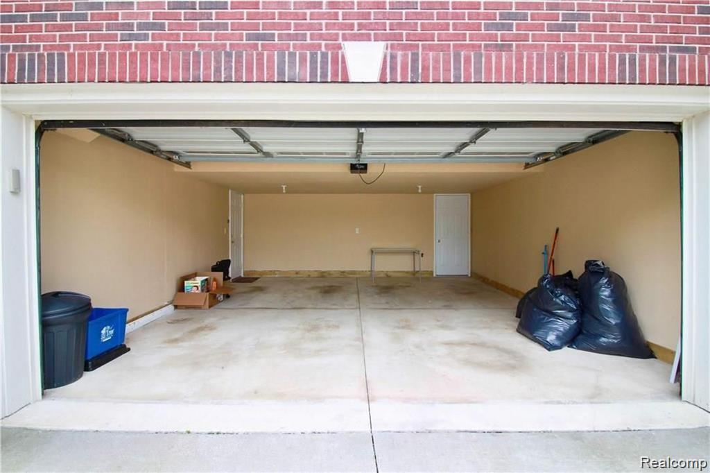 806 Red Run Drive, Troy, MI 48085 — Photo 19