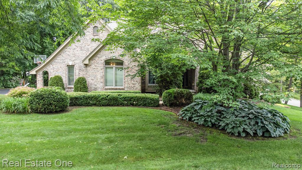 9832 Kingston Ridge, Clarkston, MI 48348 — Photo 51
