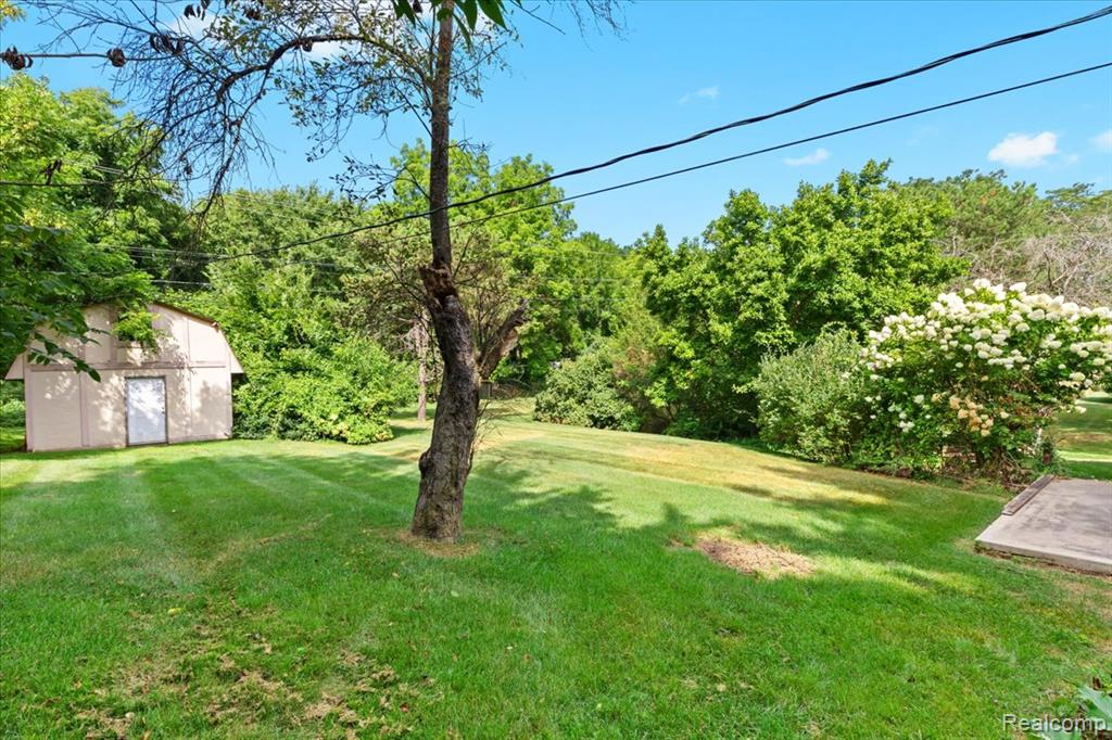 60023 Trailwood Street, Washington, MI — Photo 40