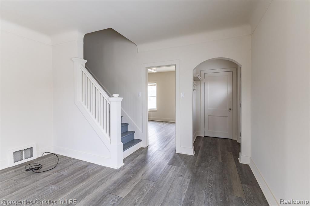 8056 Dawn Drive, Sterling Heights, MI 48314 — Photo 19
