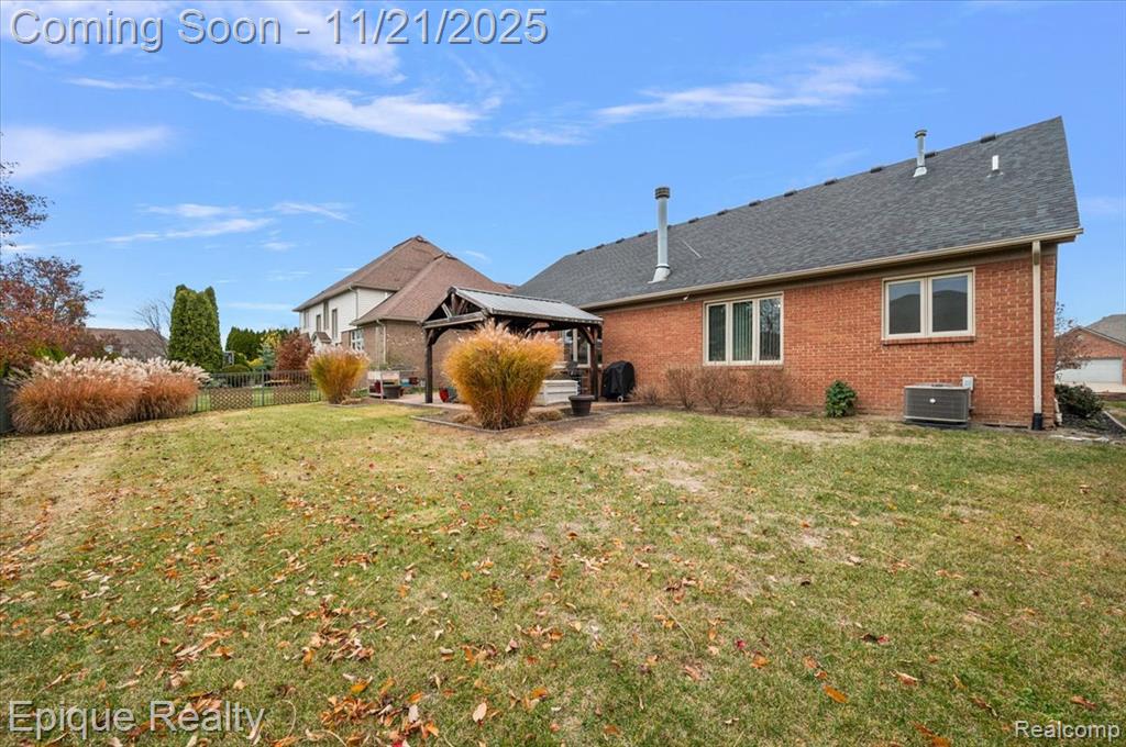 48309 Tecumseh Drive, Macomb, MI 48044 — Photo 8