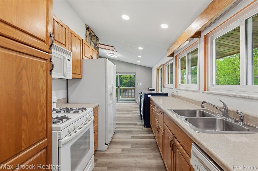1392 Maple Grove Road, Lapeer, MI 48446 — Photo 24