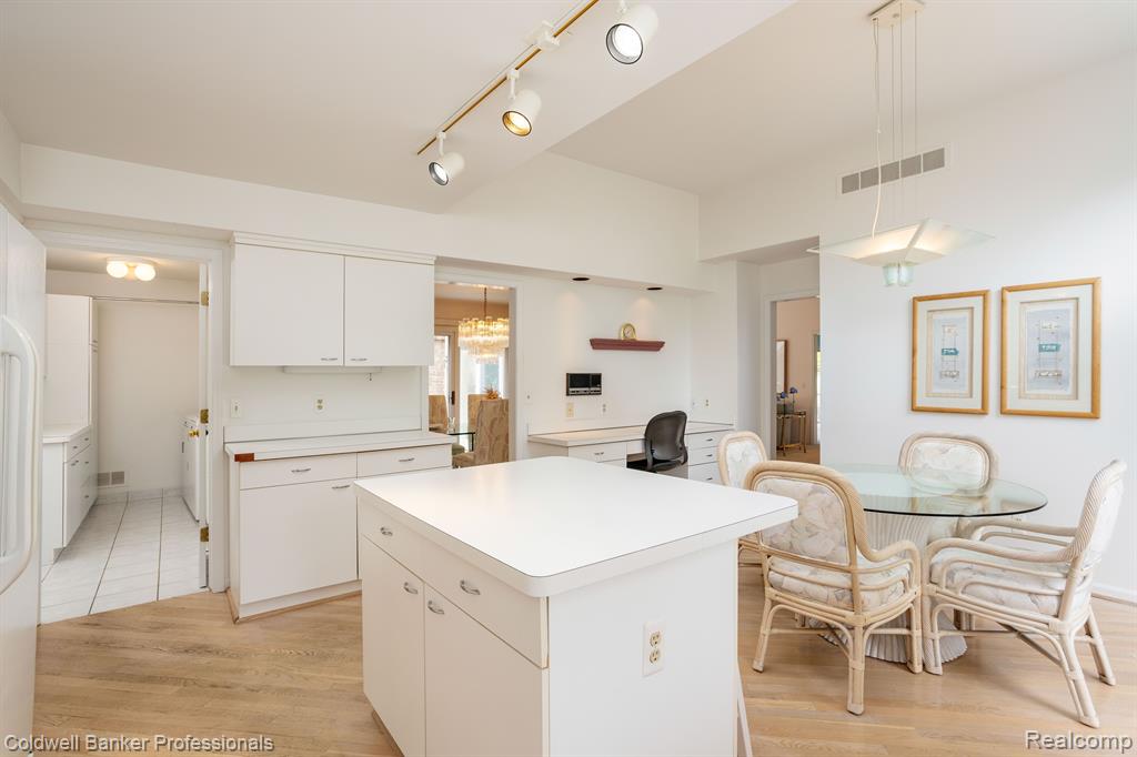 589 CAMBRIDGE Way, 566, Bloomfield Hills, MI 48304 — Photo 37