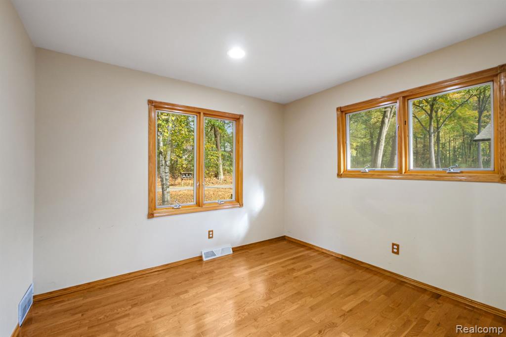 4535 Central Avenue, Clarkston, MI — Photo 31
