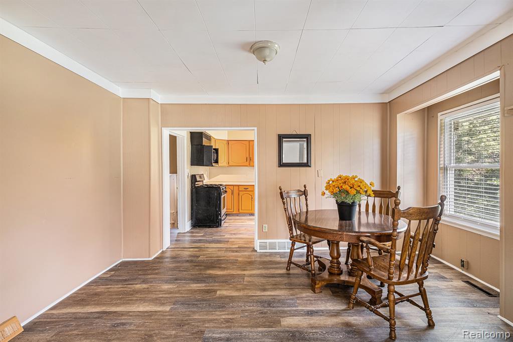 10262 Grand Blanc Road, Gaines Vlg, MI 48436 — Photo 8