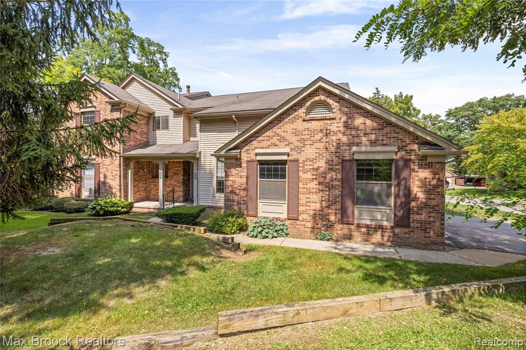 29664 Pine Ridge Circle, Farmington Hills, MI 48331 — Photo 3
