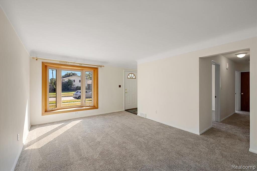 8628 Strom Drive, Sterling Heights, MI 48314 — Photo 6