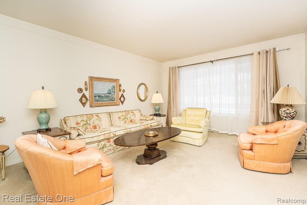 409 Fox Hills Drive N, 95, Bloomfield Hills, MI 48304 — Photo 3