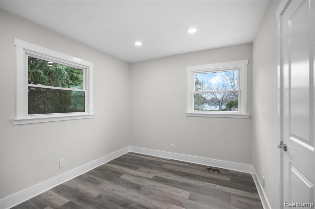 7335 N ELMS Road, Flushing, MI 48433 — Photo 8