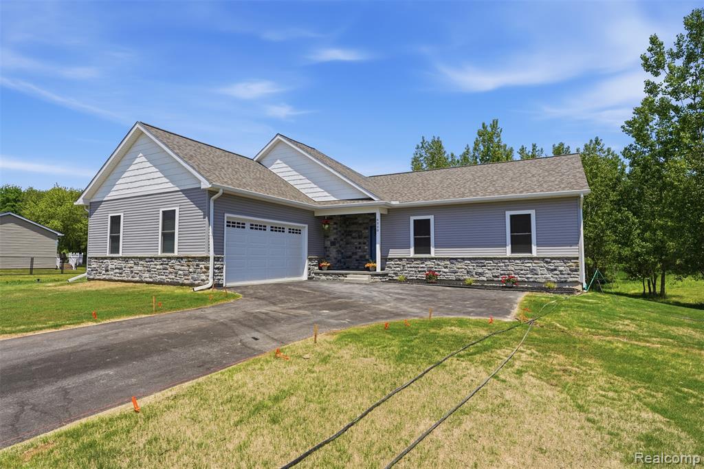 6320 Birch Meadows Lane, Fowlerville, MI 48836 — Photo 2