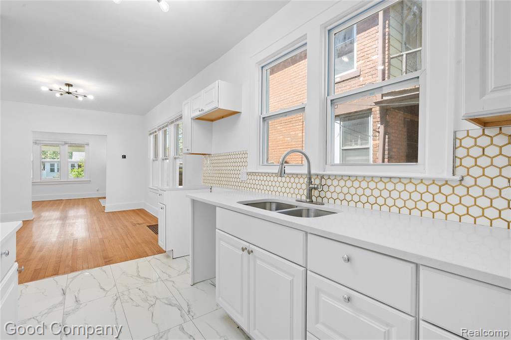 11104 Cloverlawn Street, Detroit, MI 48204 — Photo 9