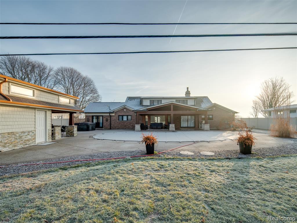 23750 E River Road, Grosse Ile, MI, 48138