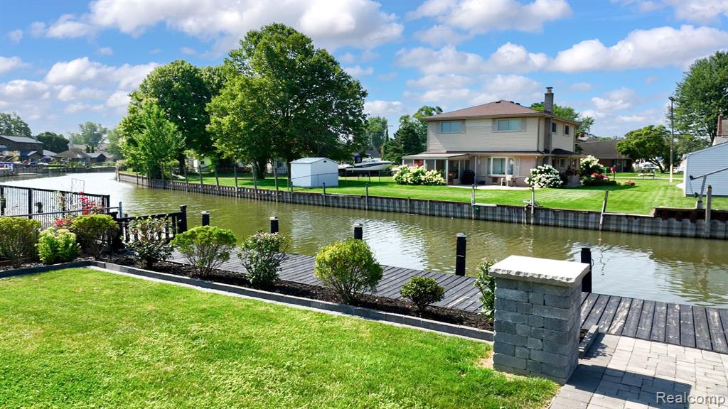 39611 Lakeshore Drive, Harrison Township, MI — Photo 45