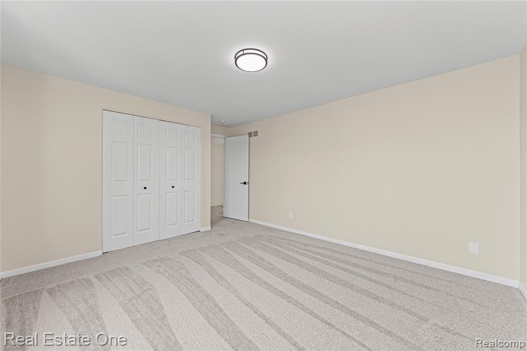 6027 Pebble Lane Court, West Bloomfield, MI — Photo 41