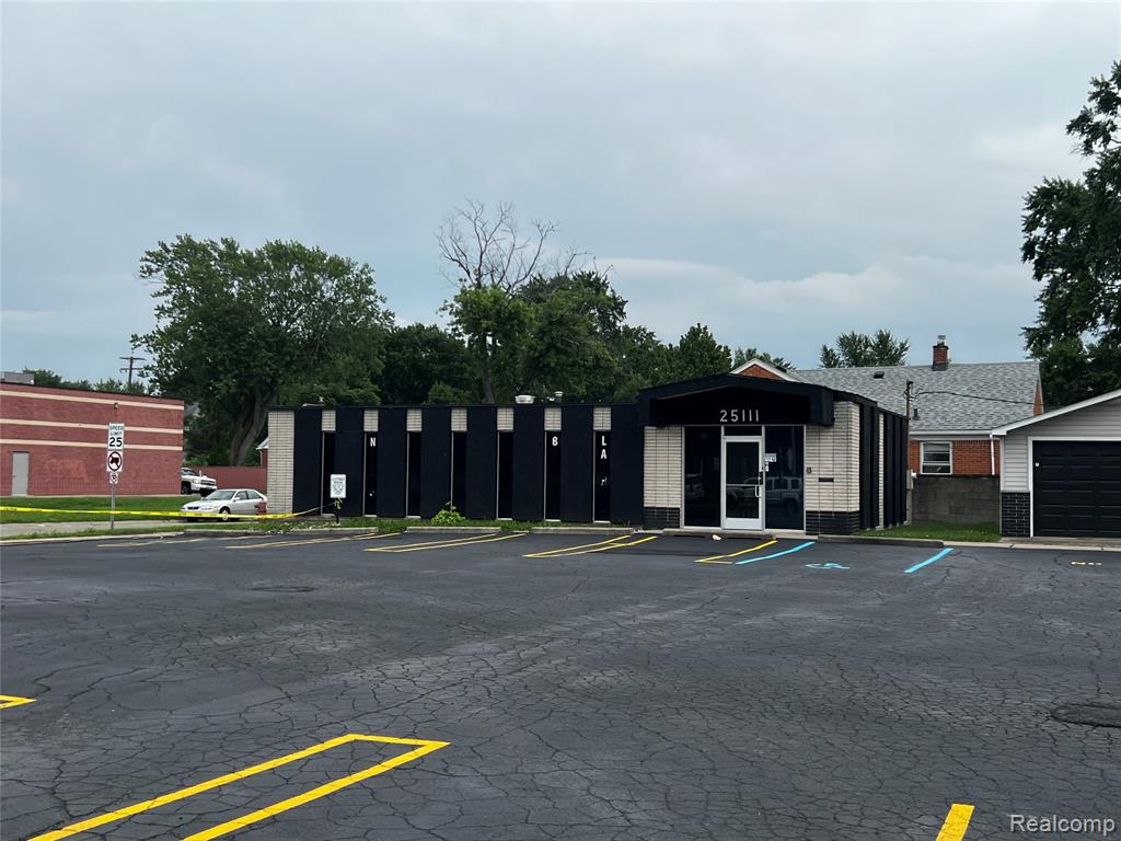 25111 W Seven mile Road, Redford, MI 48240