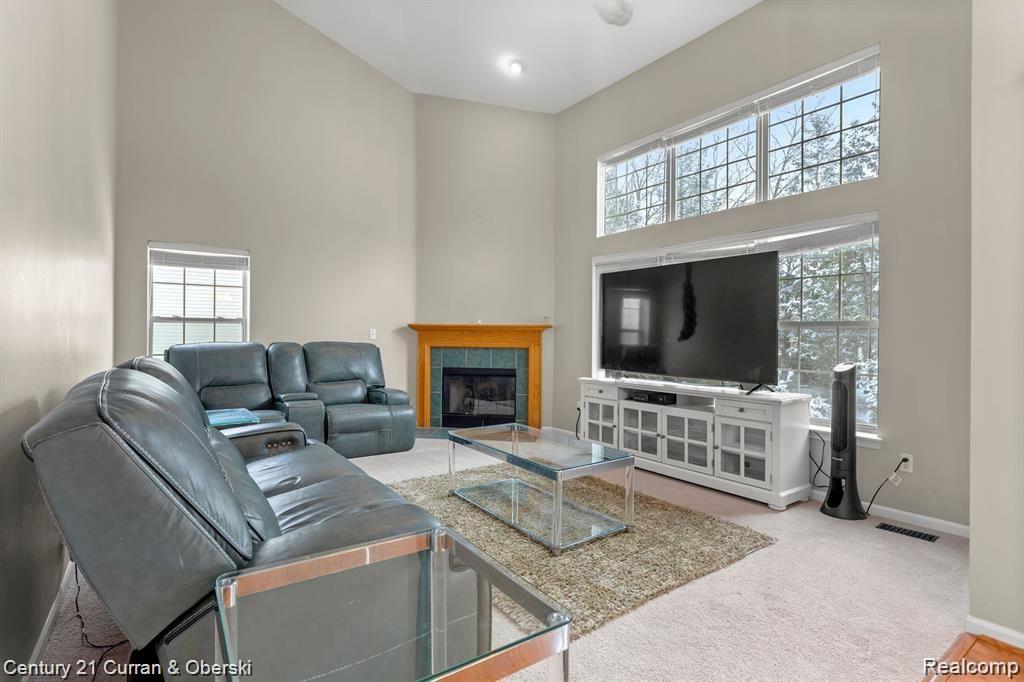 5725 VERSAILLES Avenue, Ann Arbor, MI 48103 — Photo 10