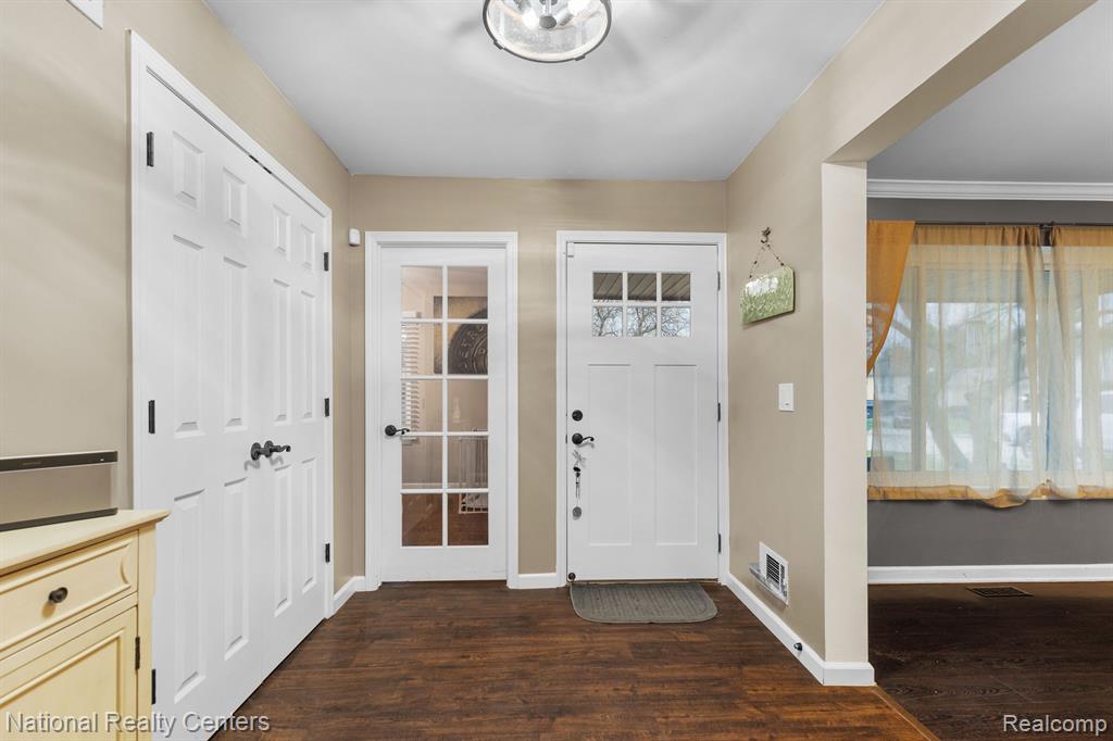 39832 Chaffer, Clinton Twp, MI 48038 — Photo 2