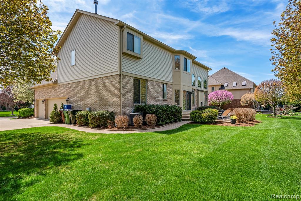 14109 Berryknoll Drive, Utica, MI 48315 — Photo 46