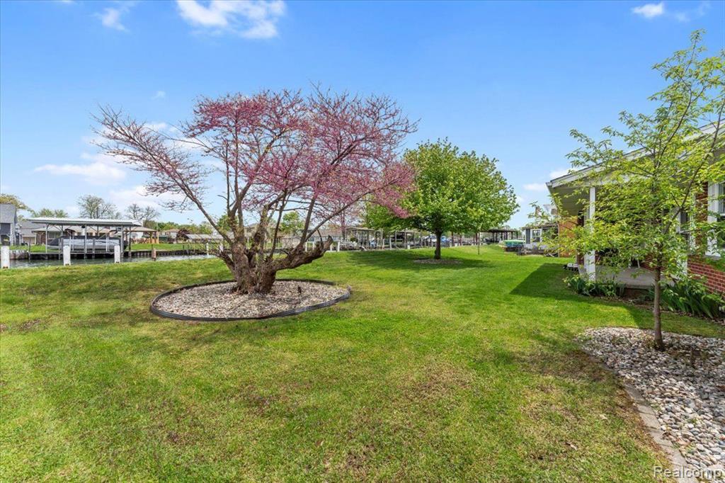 30617 YOUNG Drive, Gibraltar, MI — Photo 22