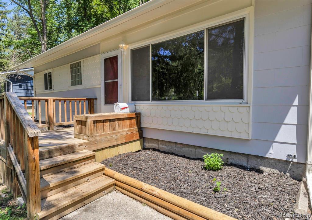 1918 PONTIAC Trail, Ann Arbor, MI 48105 — Photo 2