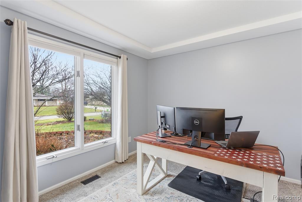7095 Elmwood Drive, Grand Blanc, MI 48439 — Photo 16