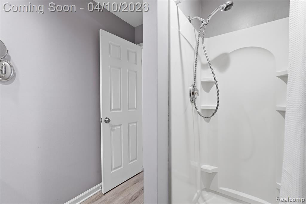 4964 Oak Hill Drive, Waterford, MI 48329 — Photo 18