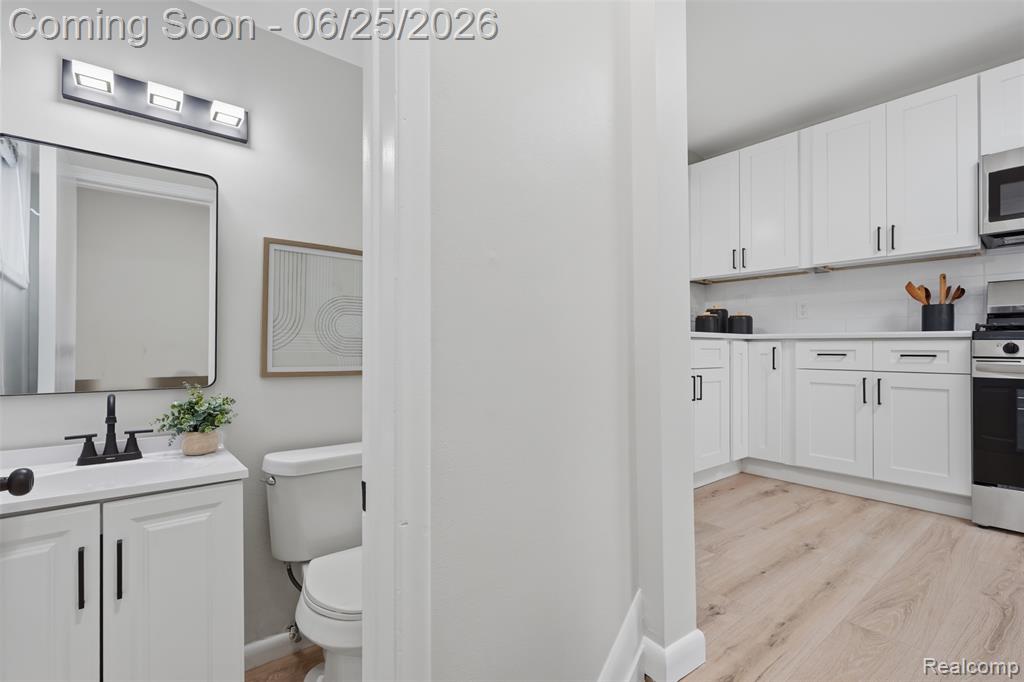 8585 Dixie Lane, Dearborn Heights, MI 48127 — Photo 20