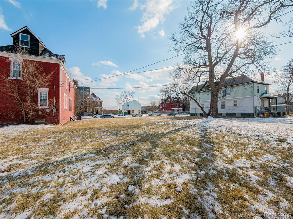 439 HORTON Street, Detroit, MI 48202 — Photo 6