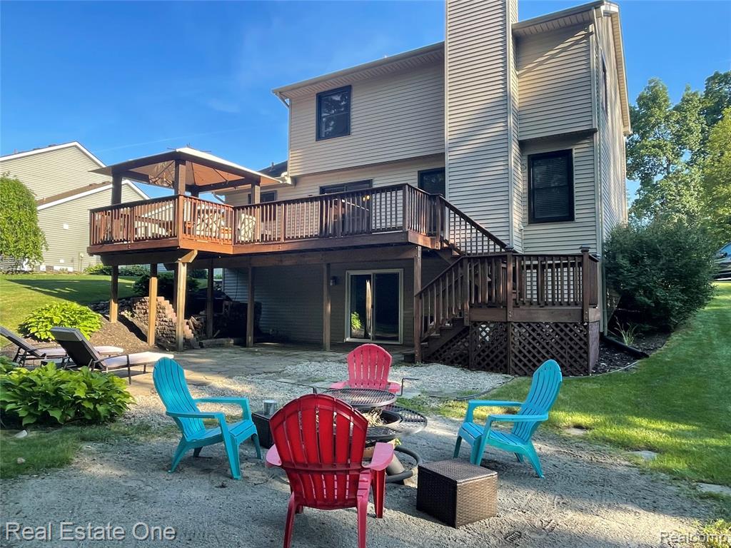 964 Abbey Lane, Milford, MI 48381 — Photo 22