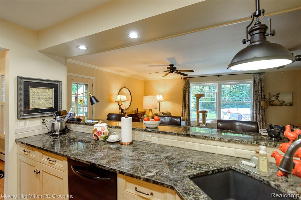 39925 Willis Road, Belleville, MI 48111 — Photo 11