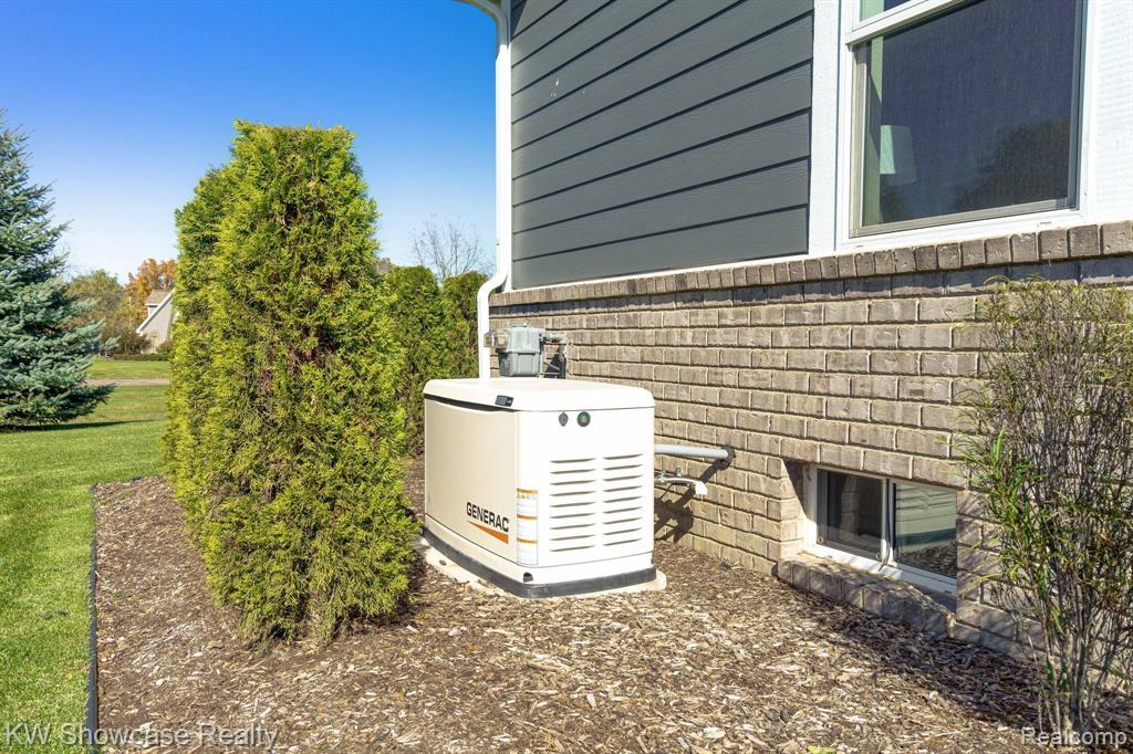 4276 TAGGETT LAKE Drive, Highland, MI — Photo 44