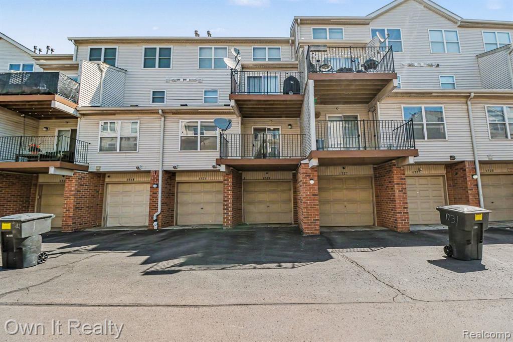 1725 Campau Farms Circle, Detroit, MI 48207 — Photo 15