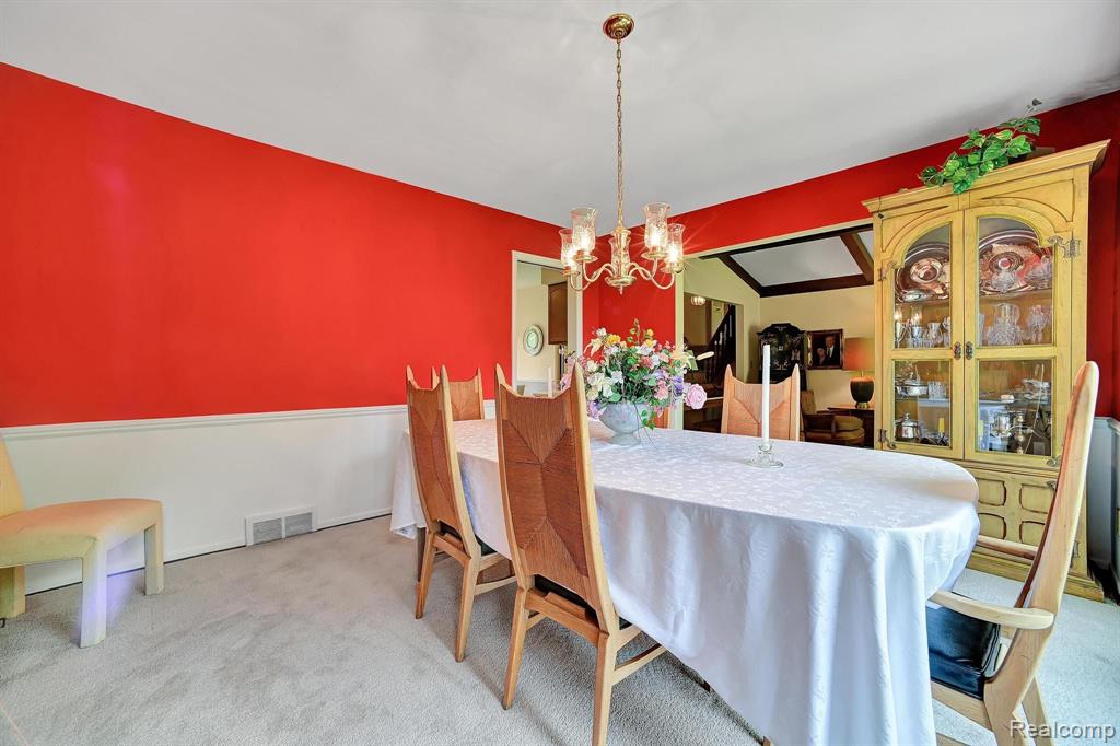 530 WHITEHALL Road, Bloomfield Hills, MI 48304 — Photo 13