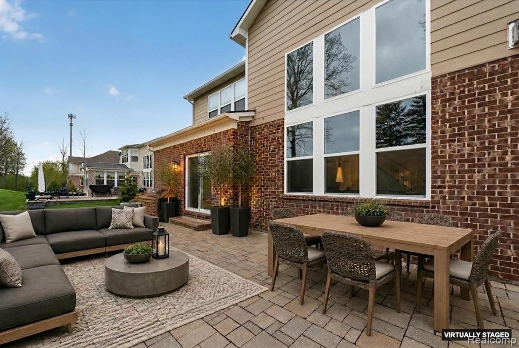 2942 Montgomery Circle, Walled Lake, MI 48390 — Photo 32