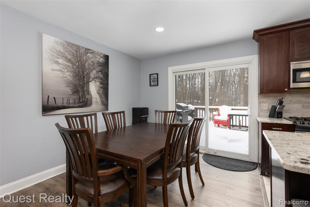 9580 Chaumont Drive, Commerce Twp, MI 48382 — Photo 10