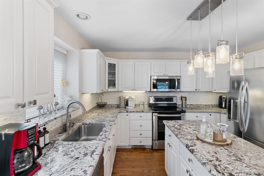 43552 INGLENOOK CT, Sterling Heights, MI 48314 — Photo 17