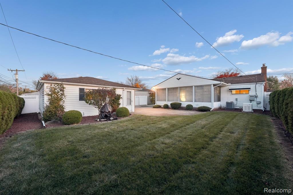 14240 Stratford Street, Riverview, MI 48193 — Photo 40