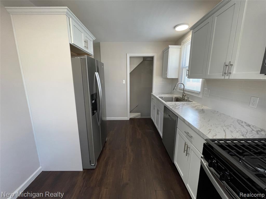 661 White Avenue, Lincoln Park, MI 48146 — Photo 8