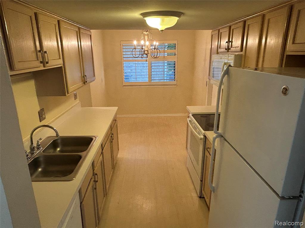 26889 Farmbrook Villa Drive, Southfield, MI 48034 — Photo 11