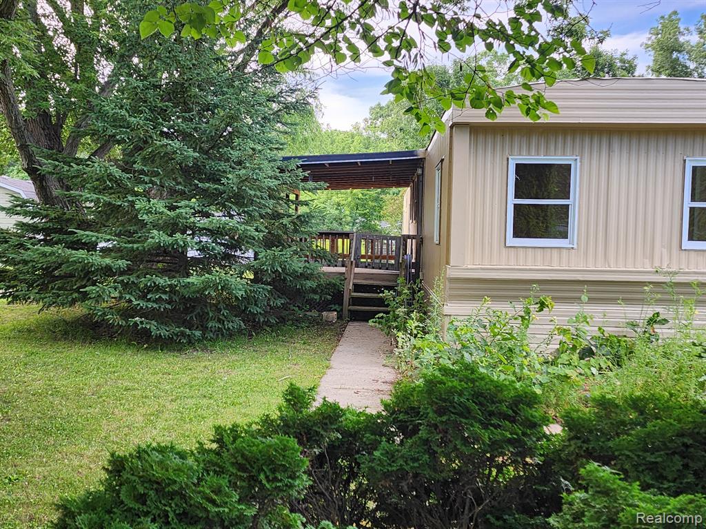 5791 MAUNEE Drive, Howell, MI 48843 — Photo 5