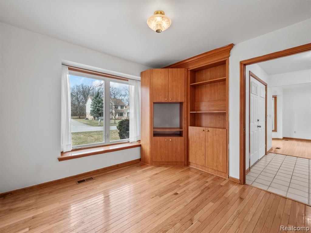 5079 W POND Circle, West Bloomfield, MI 48323 — Photo 20