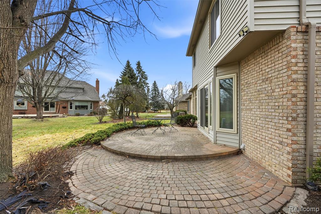 42739 Pond View Drive, Sterling Heights, MI 48314 — Photo 53