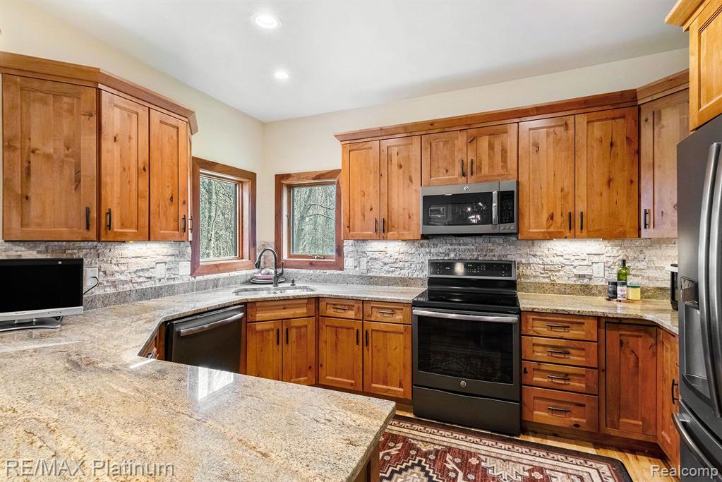 8200 EAGLE ROAD, Davisburg, MI 48350 — Photo 12