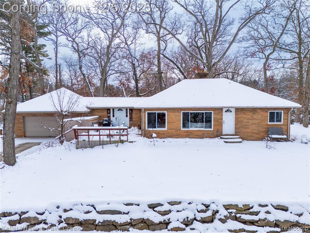 915 Dollar Bay Drive, Lake Orion, MI 48362 — front exterior