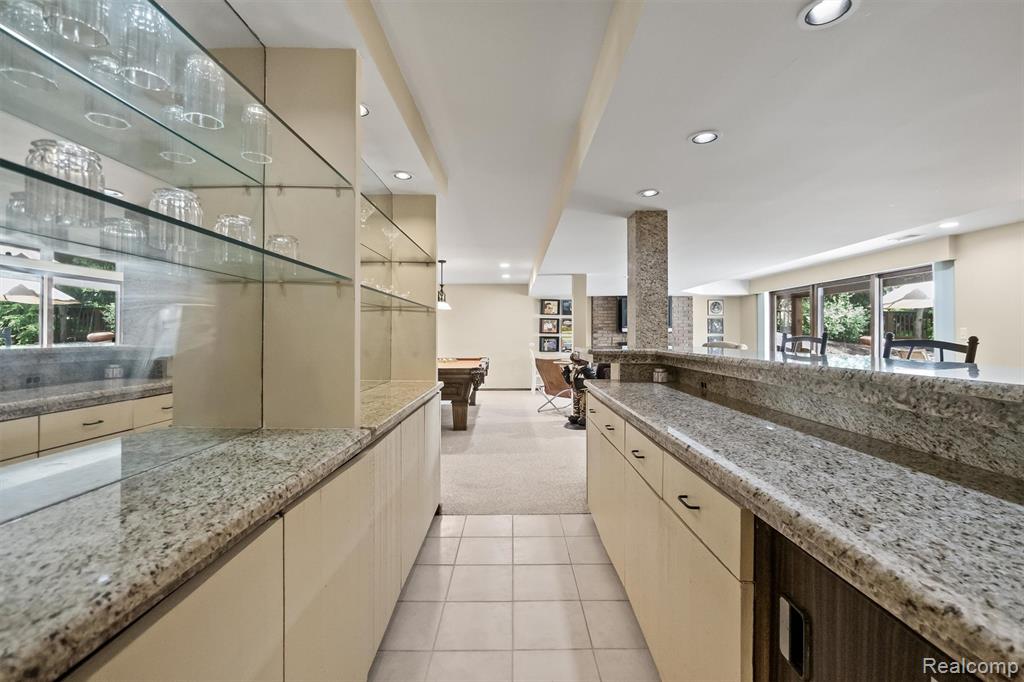 5863 Seville Circle, Orchard Lake Village, MI 48324 — Photo 49