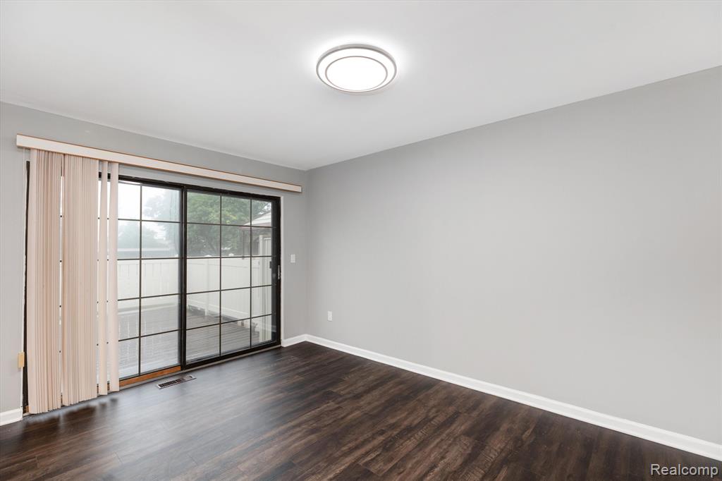 40160 NEWPORT Drive, Plymouth, MI 48170 — Photo 5